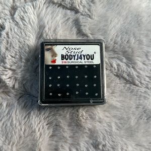NWT Diamond Nose Studs
